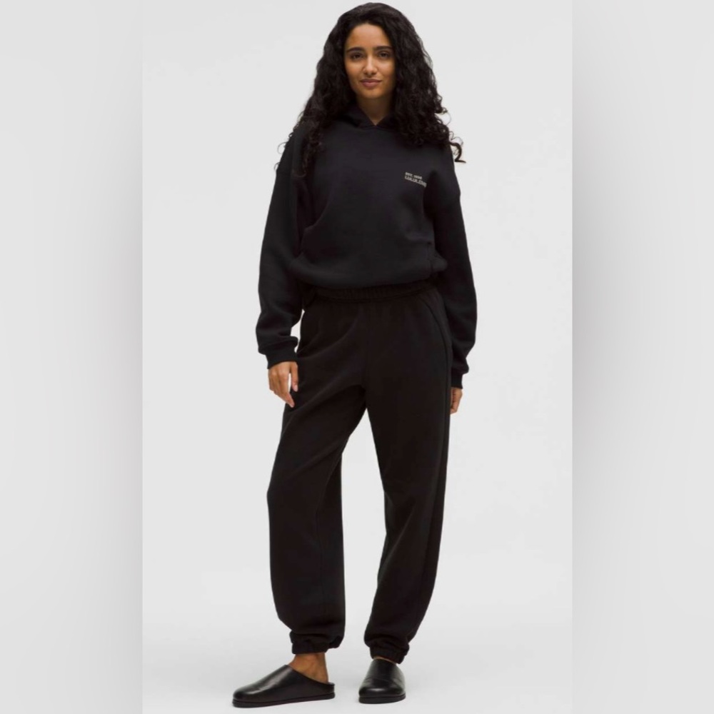 Lululemon NWT Scuba Mid Rise Oversized Fleece Joggers Black Size S with Pockets